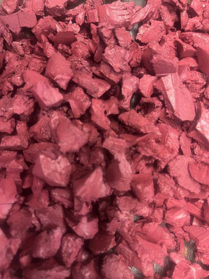 Heavy-Duty Pink Rubber Chippings - 100kg Bag, Ideal for 5m² Landscaping